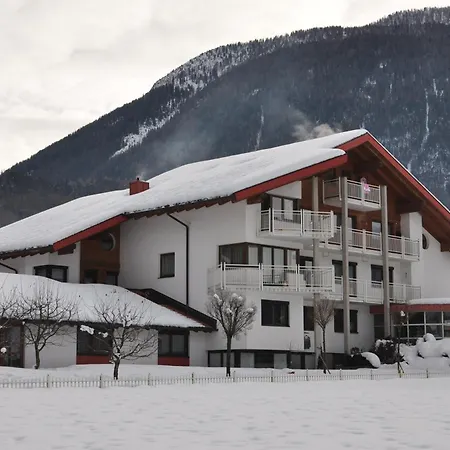 Gaestehaus Gerti 게스트하우스 *