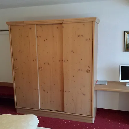 Gaestehaus Gerti Pensjonat Nassereith