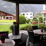 吉尔提旅馆