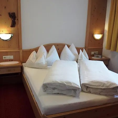 بيت ضيافة Gaestehaus Gerti 3*